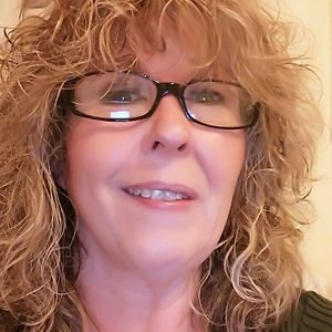 Meet your Posher, Dee